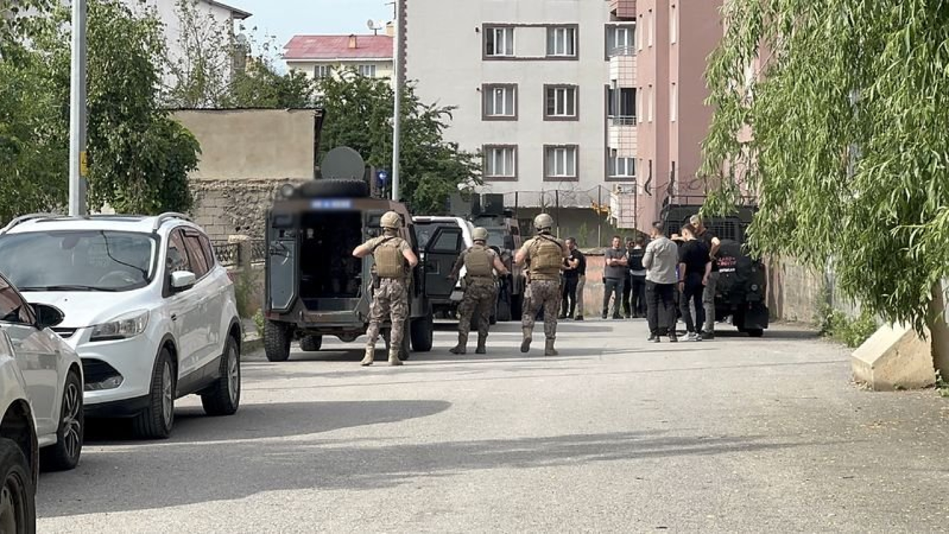 Muş'ta kardeşini ve polisi yaralayan şüpheli etkisiz hale getirildi