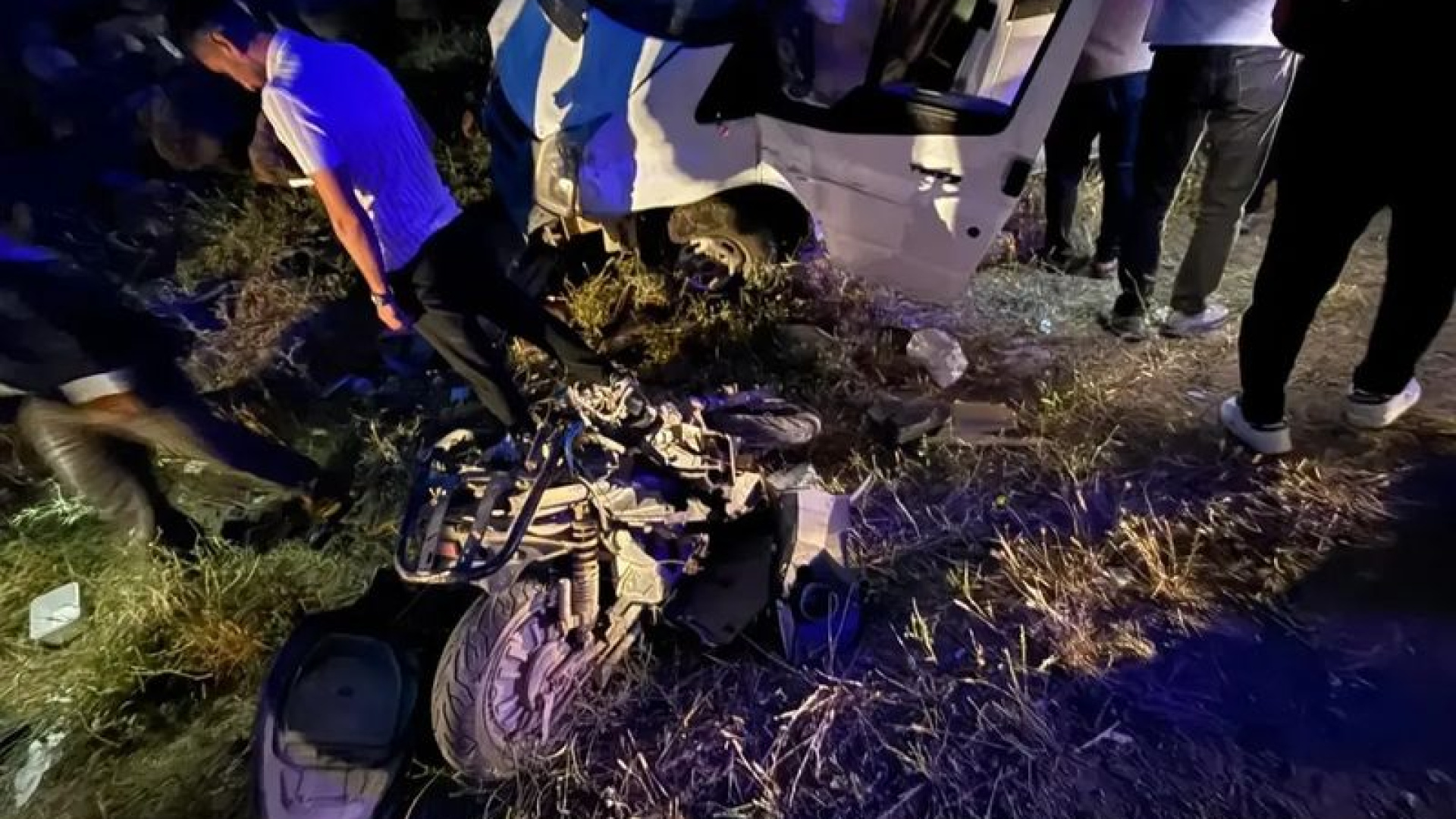 Şırnak'ta kamyonet ile motosiklet çarpıştı: 1 ölü, 4 yaralı