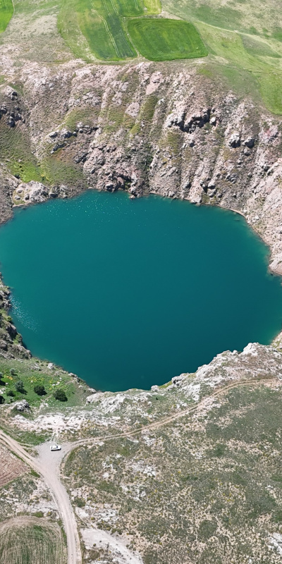 Uçsuz bucaksız bozkırda, doğanın nazar boncuğu!