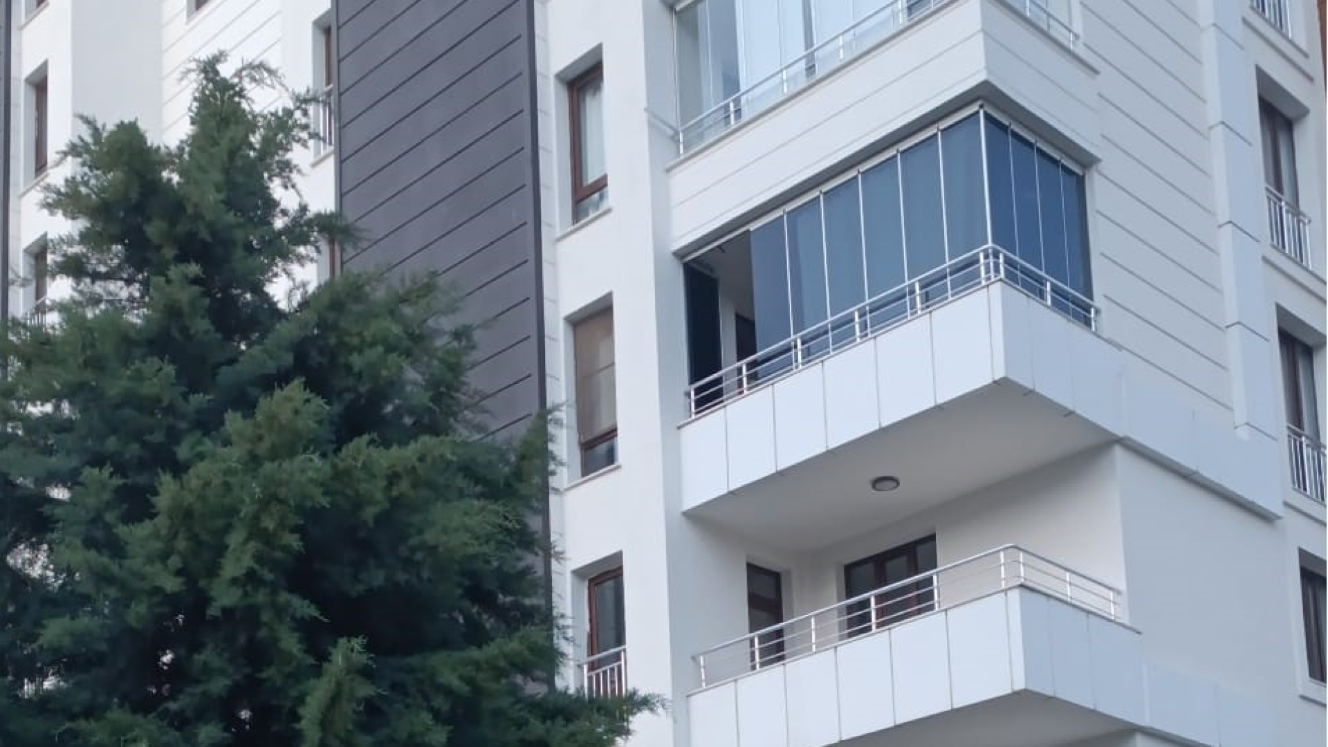 Diyarbakır'da 15 yaşındaki Ömer Ateş balkondan düşerek hayatını kaybetti