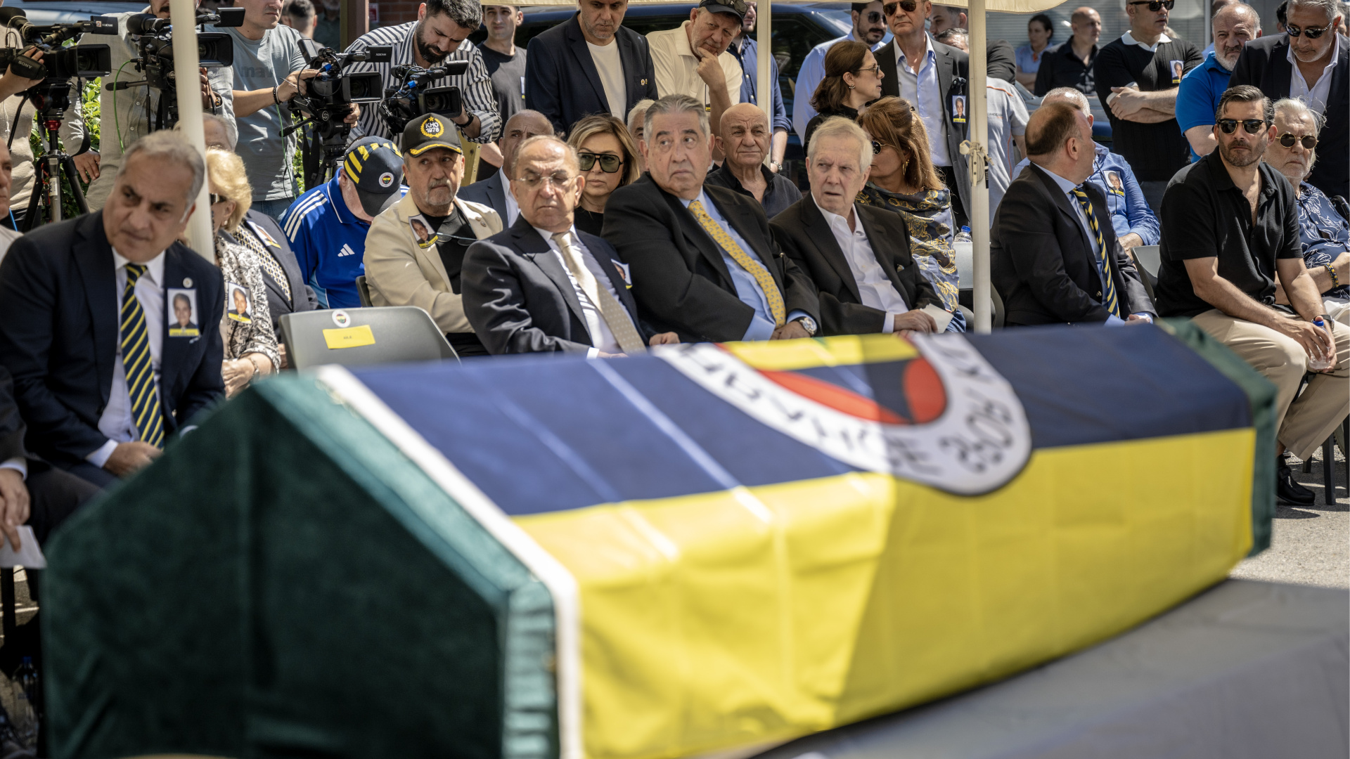 Fenerbahçe'den Eski Yönetici Derviş Köksal Özbek'e Duygusal Veda