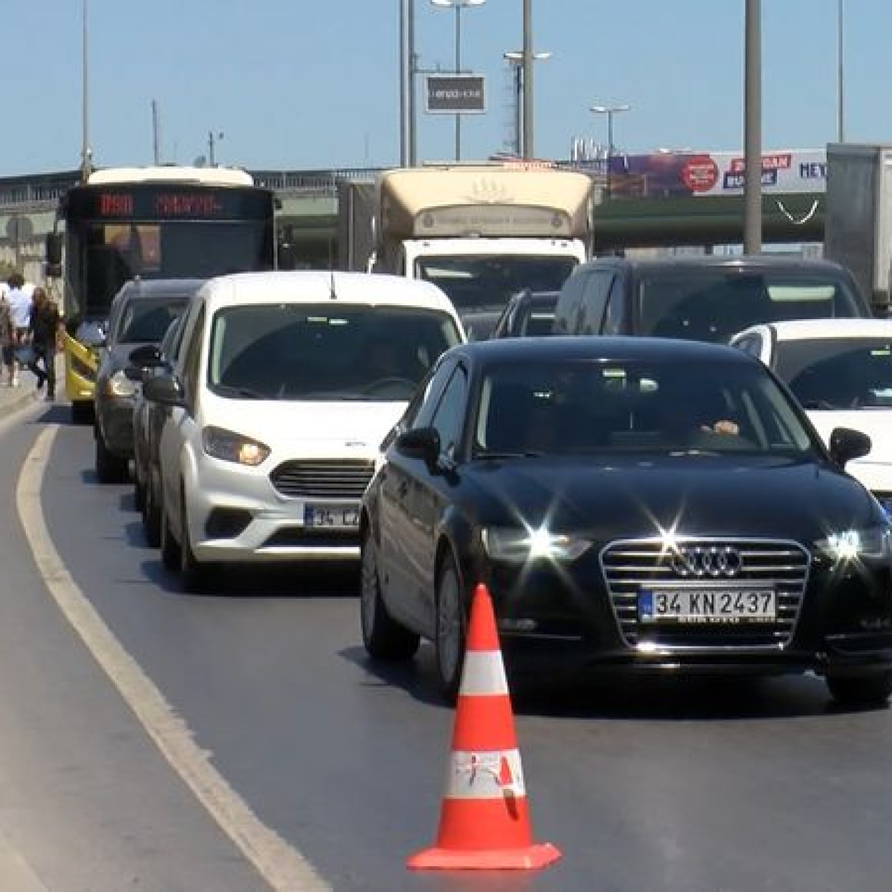 D-100'de yangın yoğunluğu