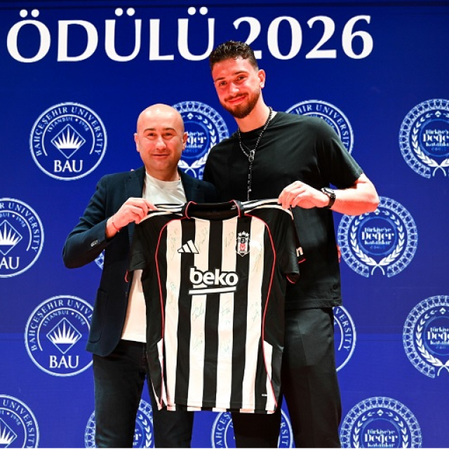 Bahçeşehir Üniversitesi'nden Alperen'e ödül
