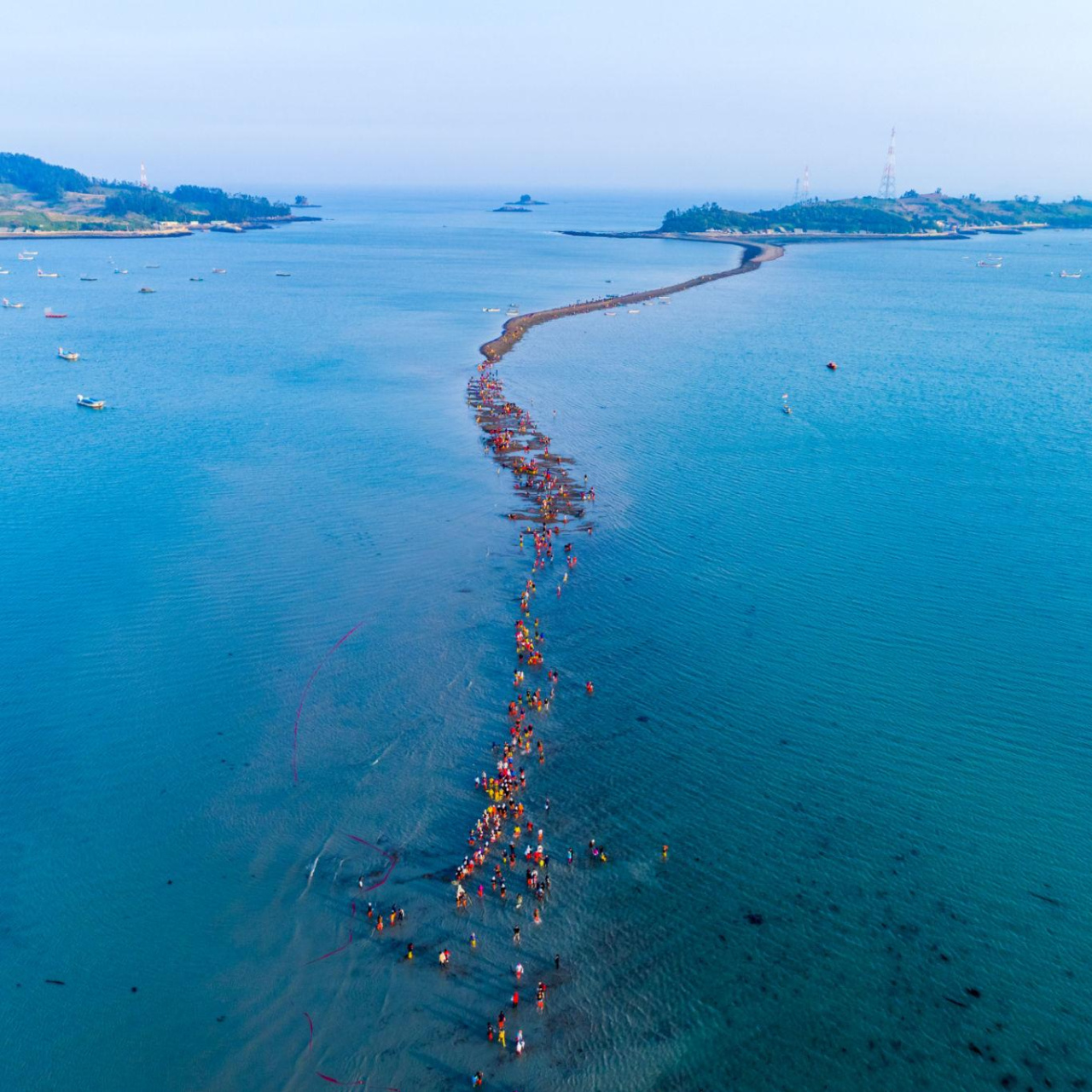 Güney Kore'de Benzersiz Deniz Olayı: Deniz Yolu Açılıyor!