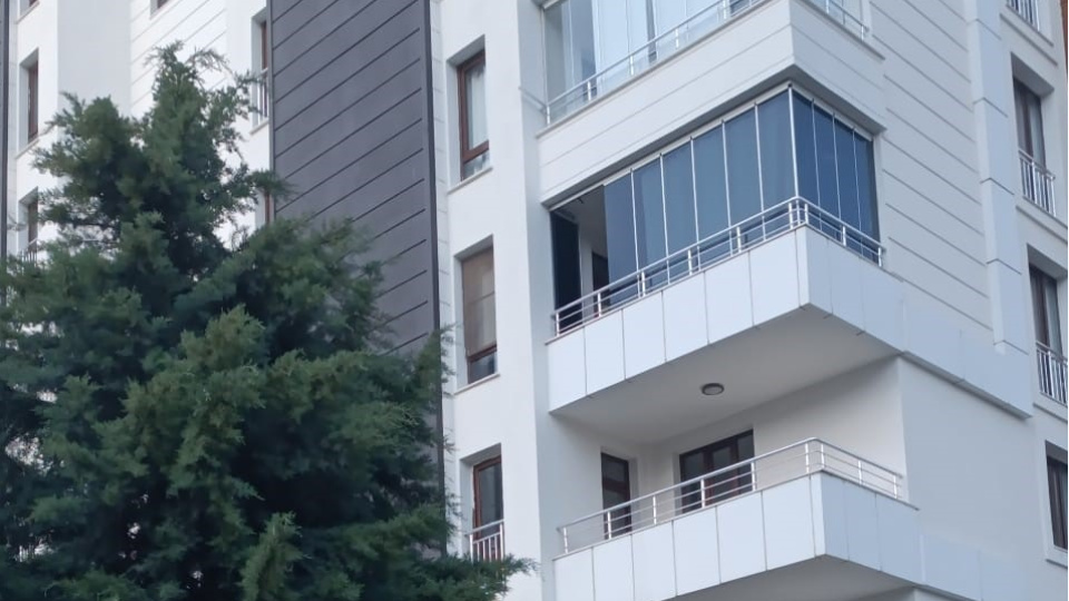 15 yaşındaydı... Balkondan düştü, öldü