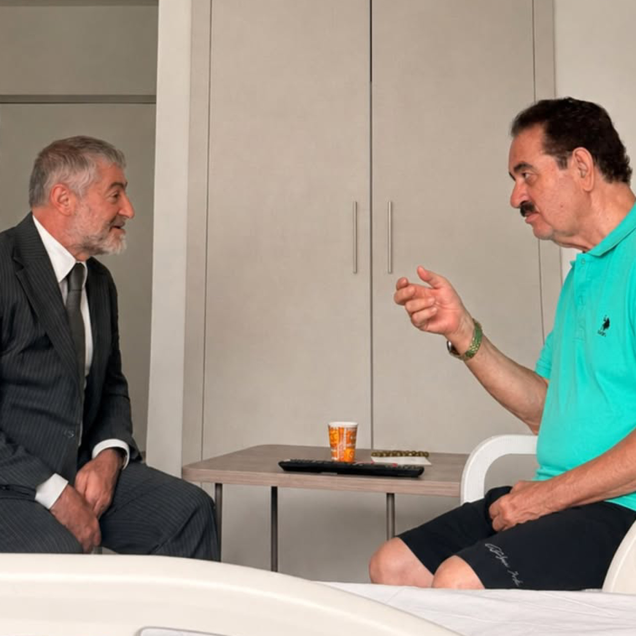 İbrahim Tatlıses'i ziyaret etti
