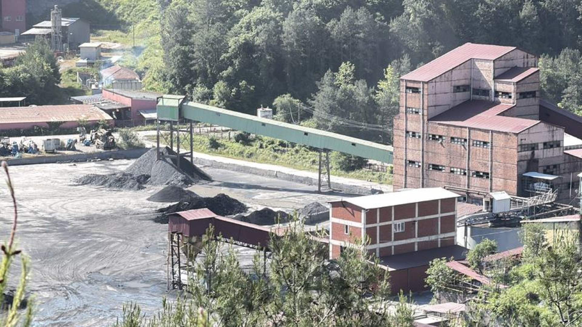 TTK Amasra'daki Maden Yangını 6 Gündür Sürüyor, Üretim Durduruldu