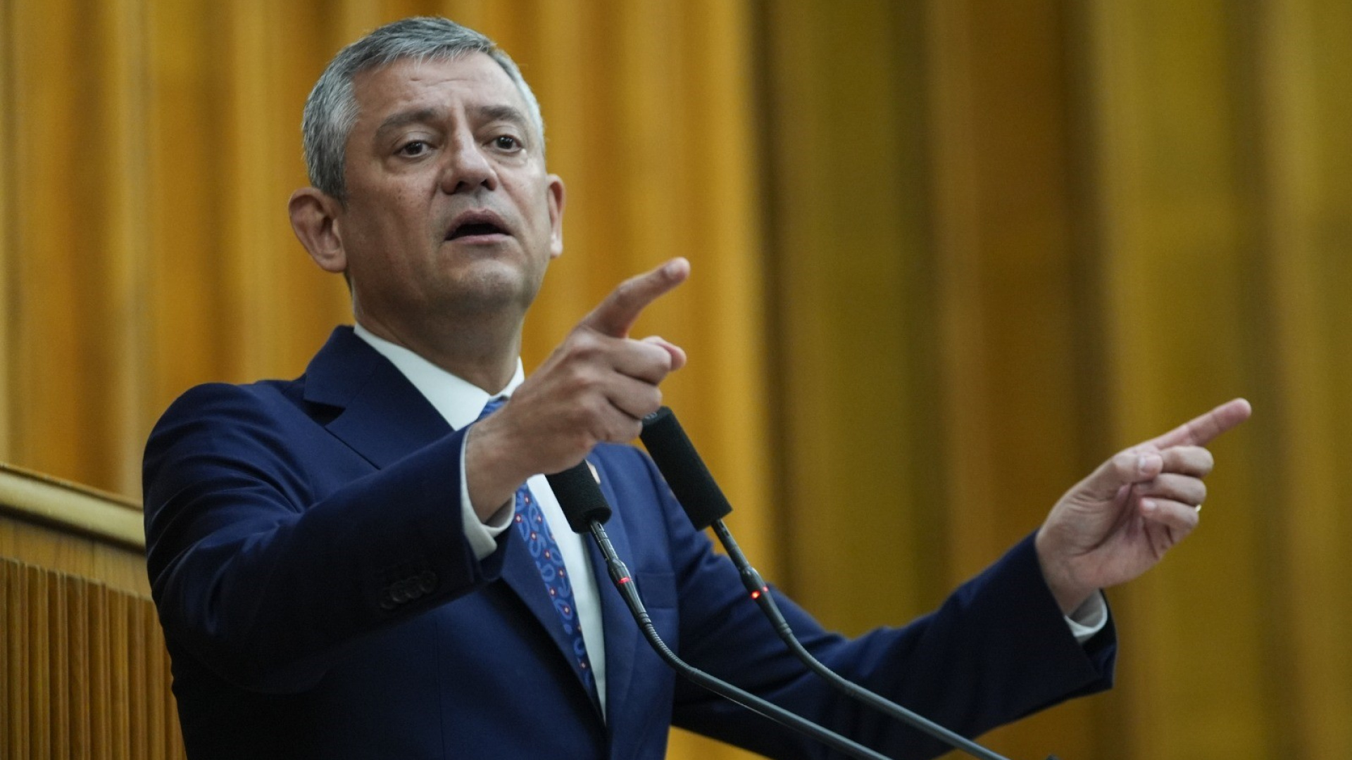 Özgür Özel ve 28 İsim CHP Parti Meclisi'nden İstifa Etti