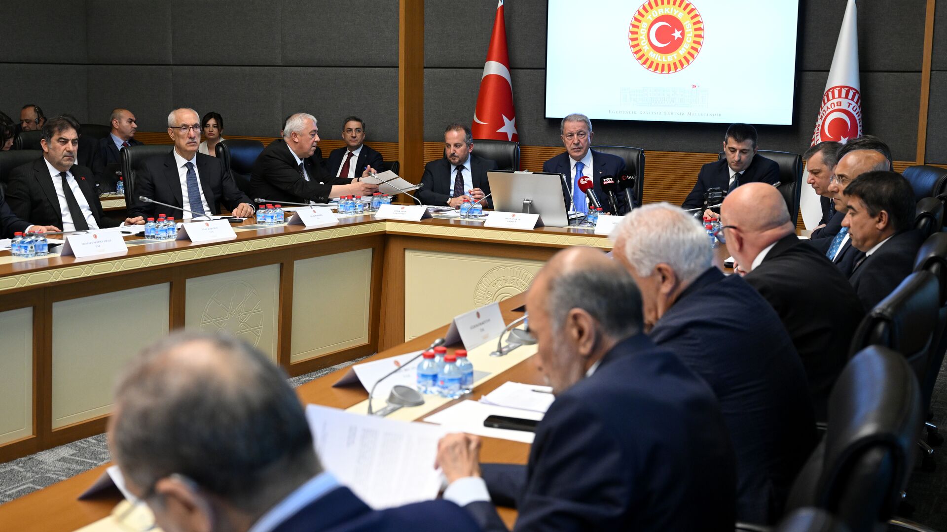 TSK düzenlemelerini içeren kanun teklifi komisyonda görüşülüyor