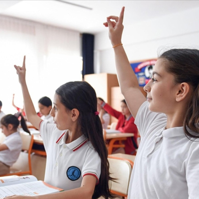 Okullarda ara tatil kaldırılacak mı?