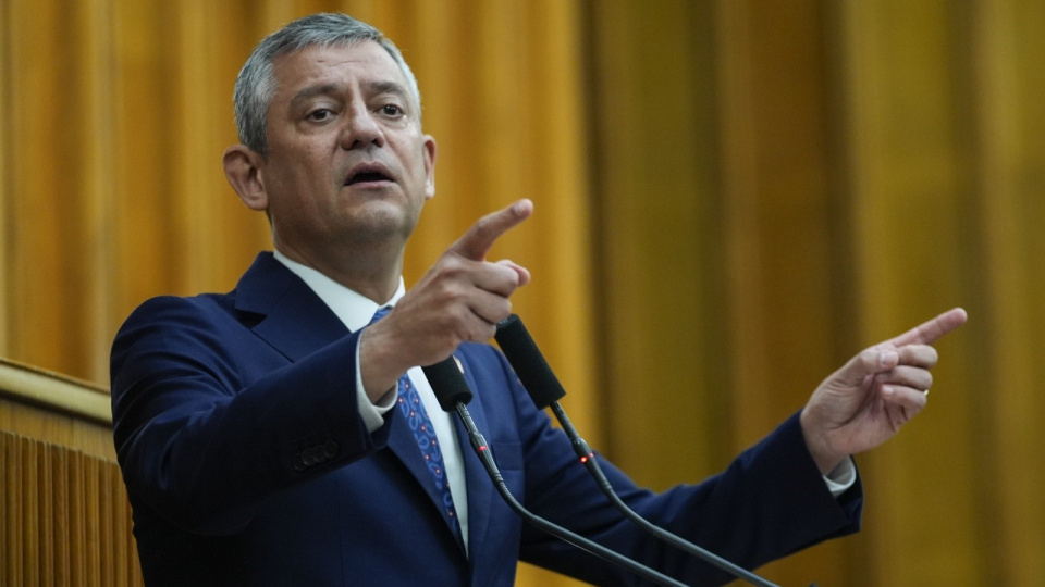 Özel'in ekibindeki 27 isim CHP PM'den istifa etti