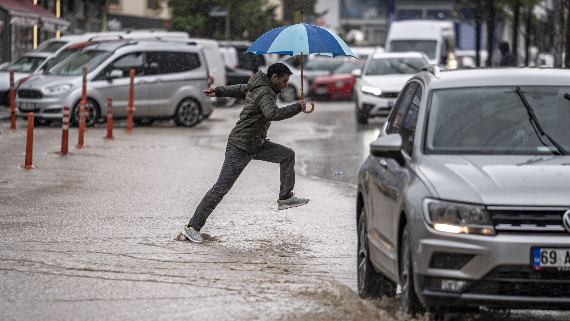 Meteoroloji'den Sağanak ve Sis Uyarısı: Trakya, Akdeniz ve Doğu Karadeniz'de Yağış Bekleniyor