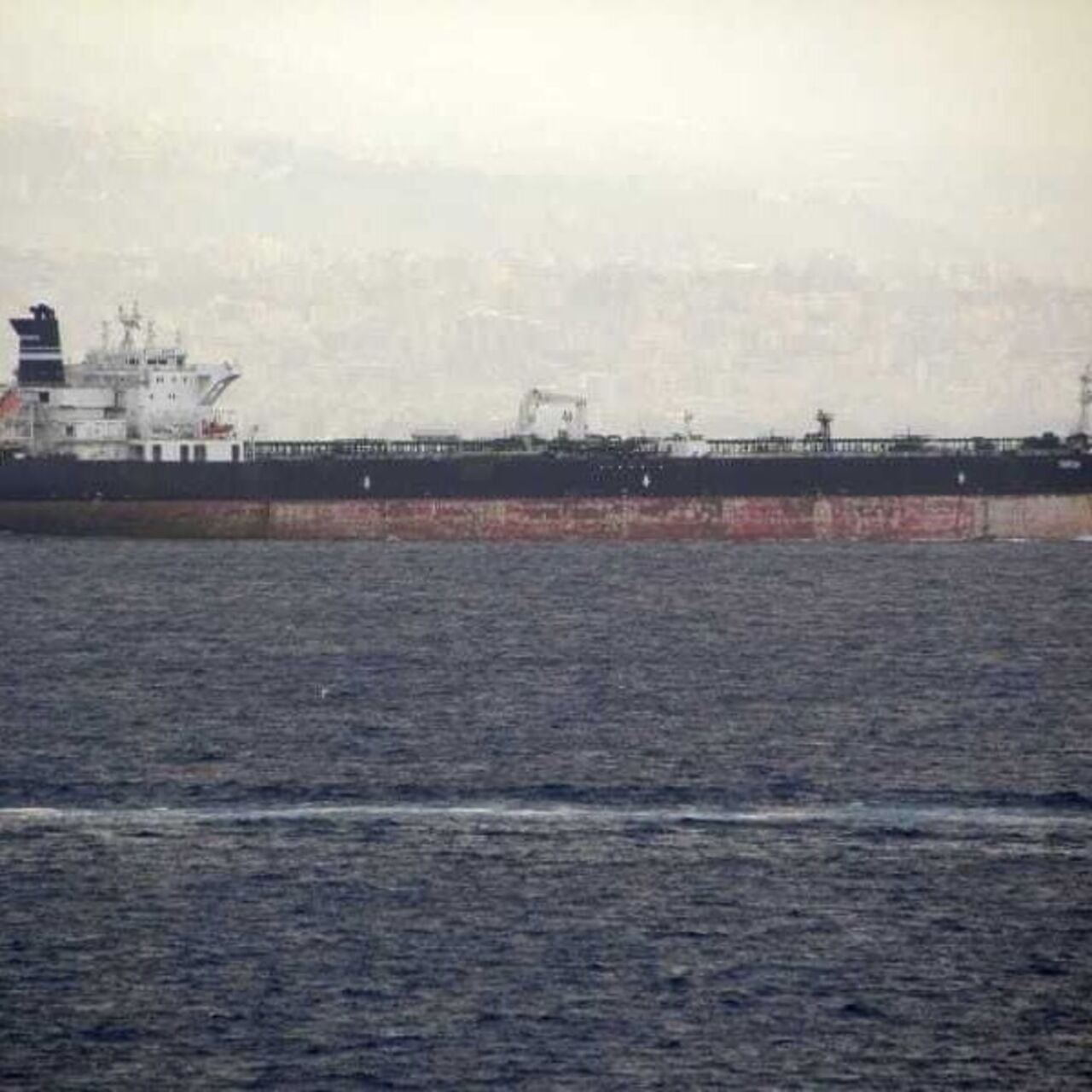 İstanbul Boğazı gemi geçişine kapatıldı