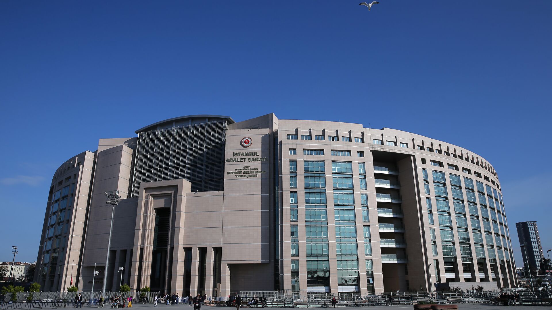 Ünlülere uyuşturucu soruşturmasında 9 tutuklama