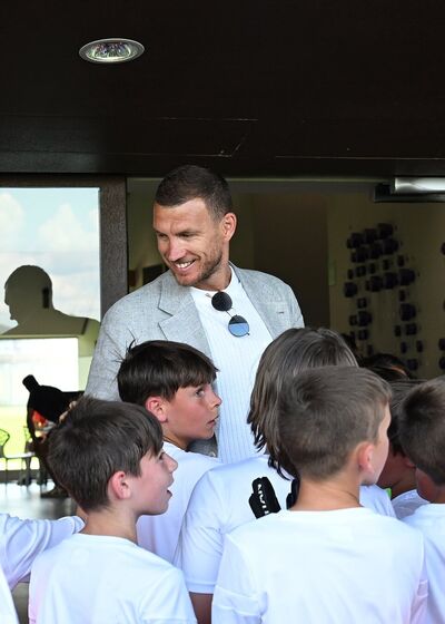 Dzeko'dan çocuklara duygusal mektup