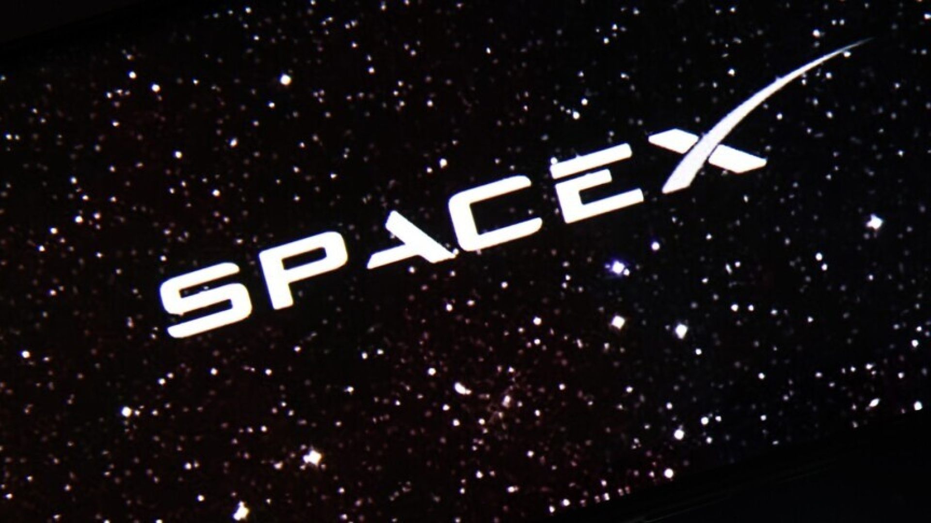 SpaceX tarihin en büyük halka arzıyla 1,77 trilyon dolar değere ulaştı