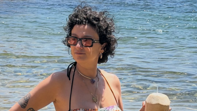 Karnı burnunda tatil pozları