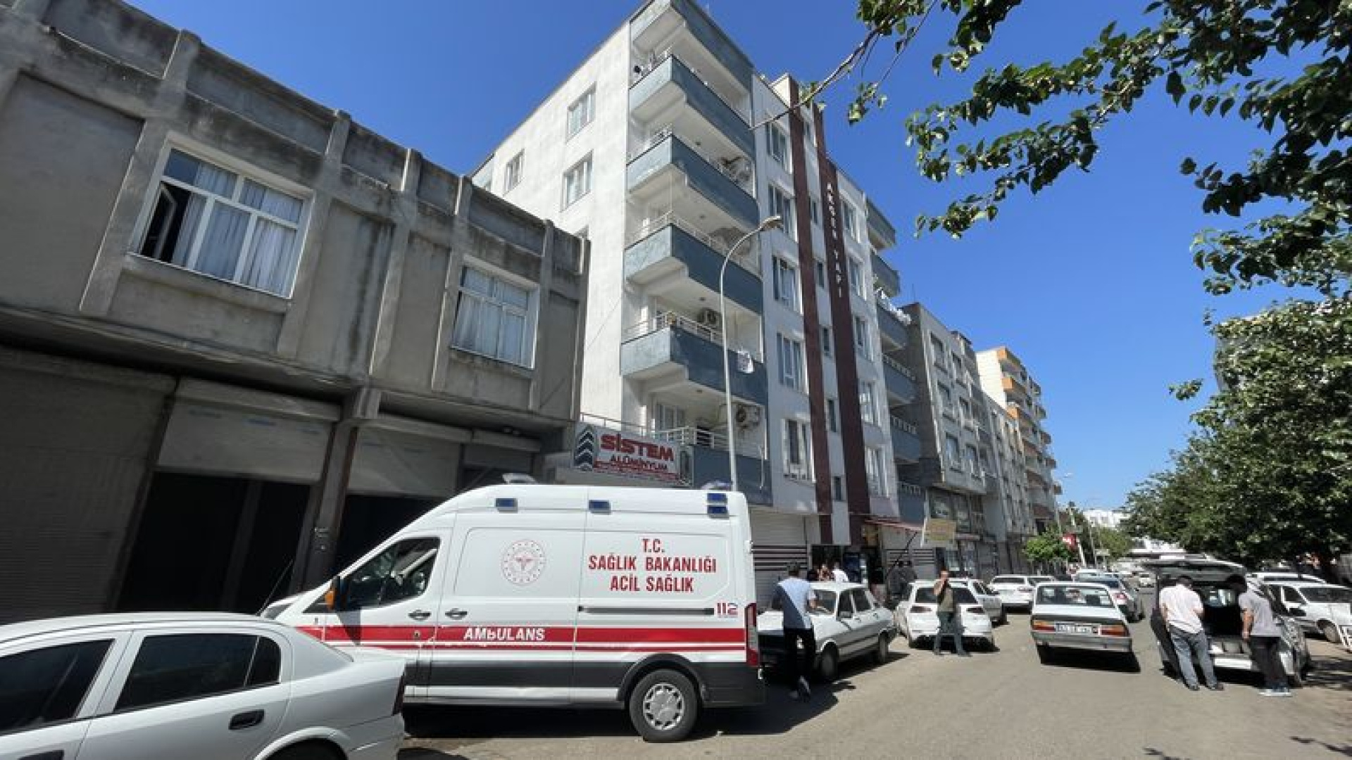 Şanlıurfa'da baba yaralı, oğlu ölü bulundu! Olayın sırrı çözülmeye çalışılıyor