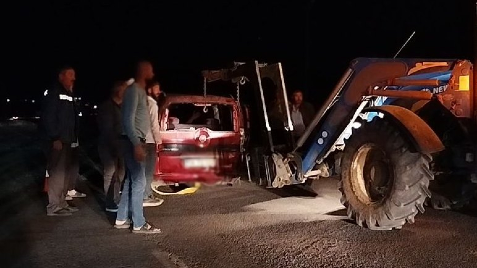 Sivas'ta iki araç çarpıştı: 6 kişi yaralandı