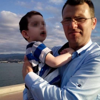 SMA'lı oğlunun bağlı olduğu cihazı kapattı