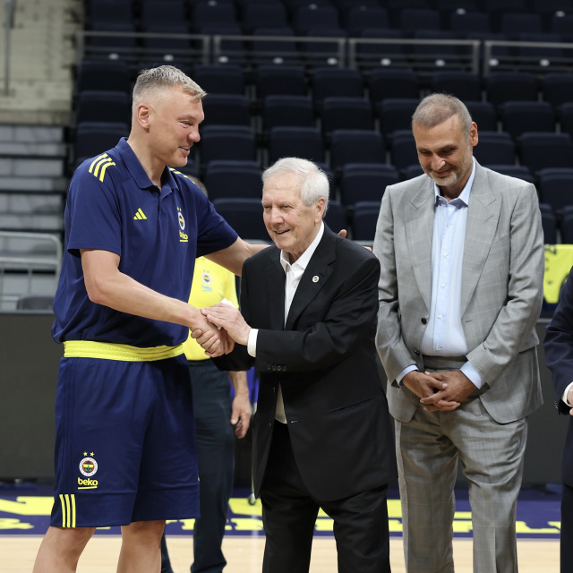 Aziz Yıldırım'dan Fenerbahçe Beko'ya ziyaret!