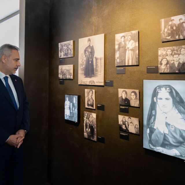 Bakan Fidan, sergi açılışına katıldı
