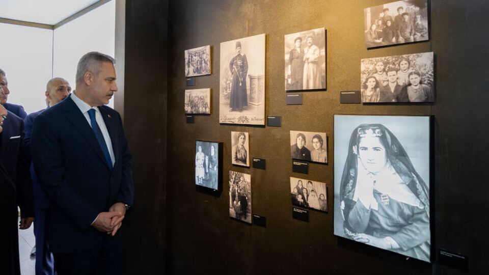 Bakan Fidan, sergi açılışına katıldı