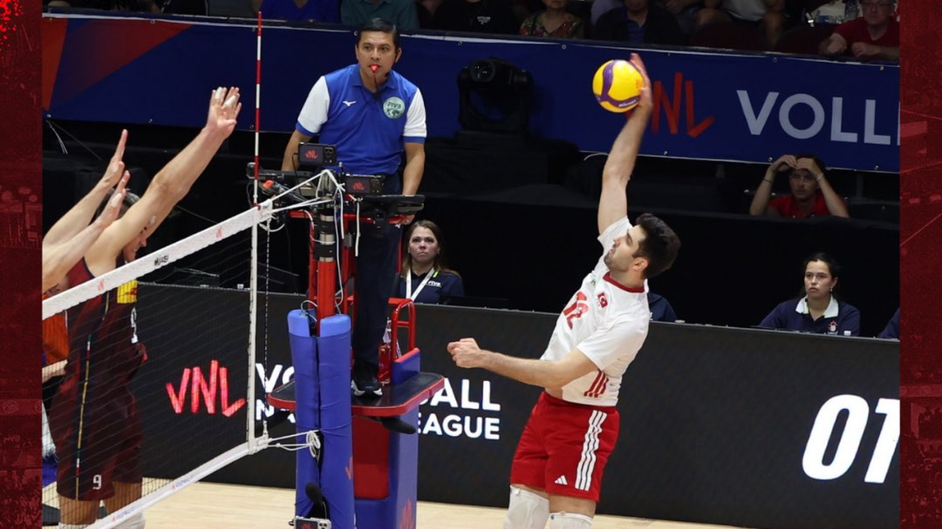 A Milli Erkek Voleybol Takımı İtalya'ya 3-0 Mağlup Oldu
