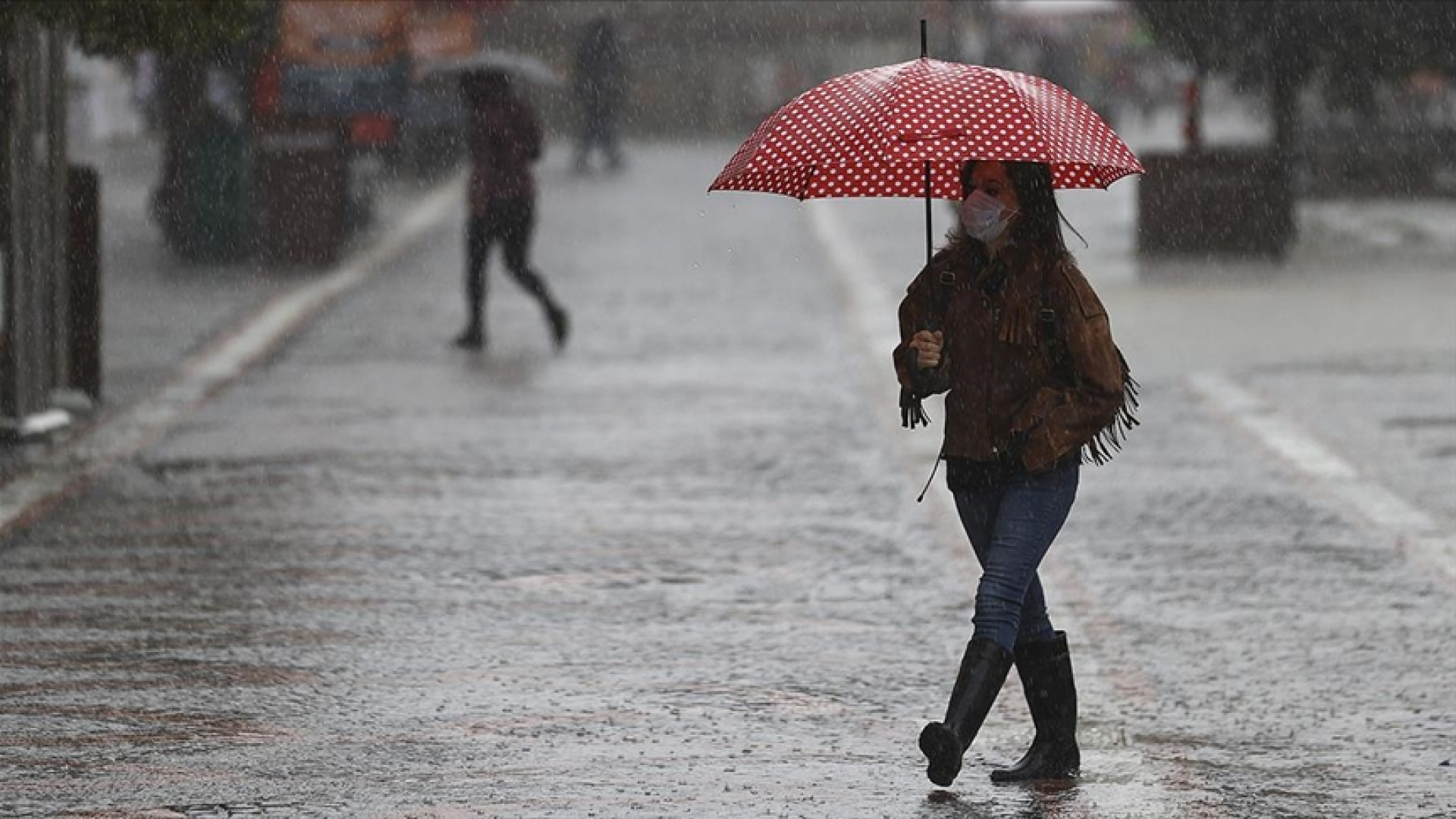 Meteoroloji'den 21 İl İçin Kuvvetli Yağış ve Dolu Uyarısı