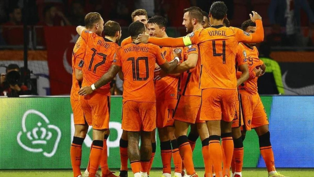 Hollanda - Japonya maçı saat kaçta?