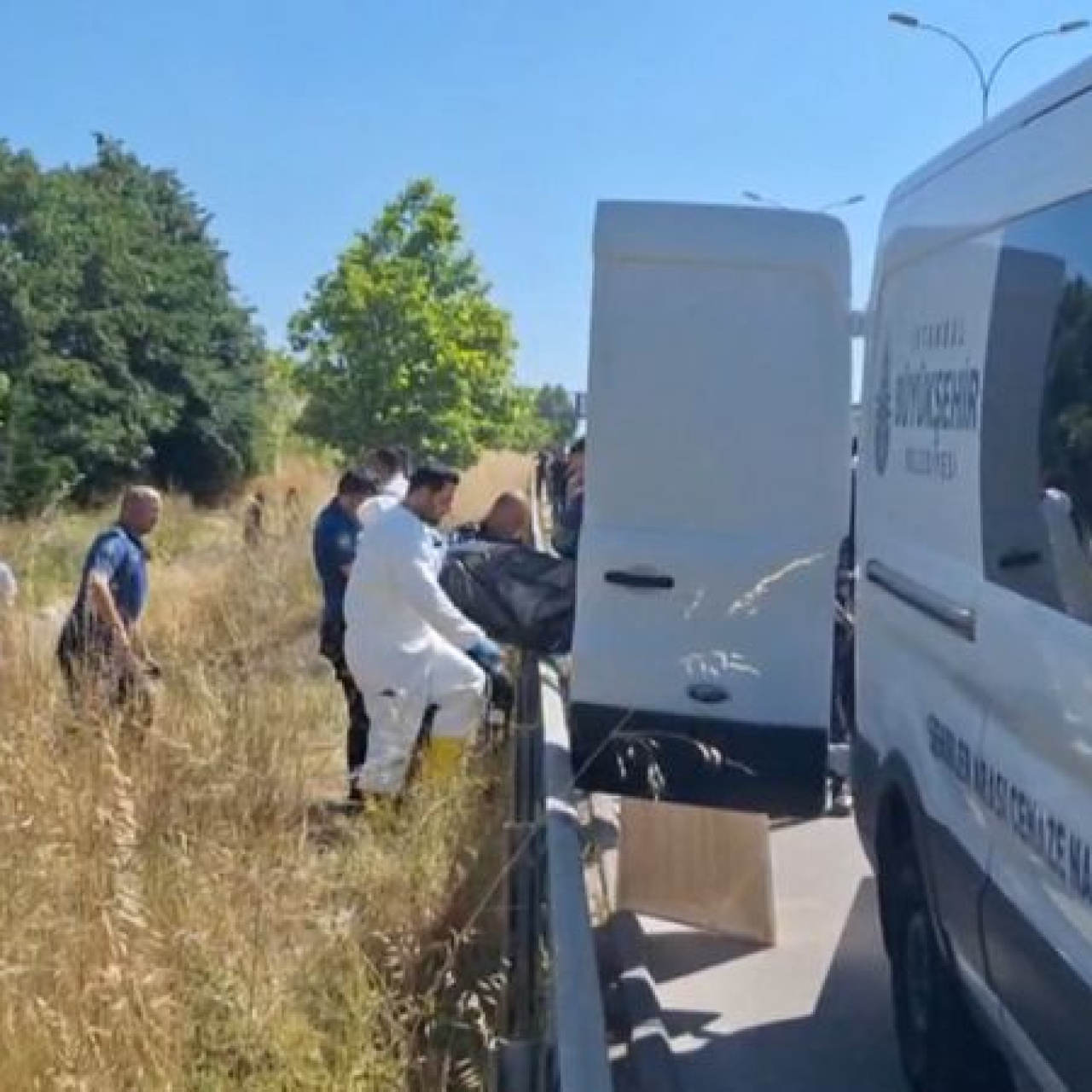Pendik'te su kanalında cansız beden bulundu