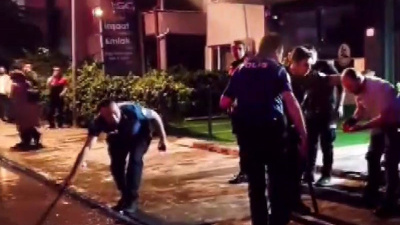 Öfkeli baba, kızını rahatsız eden gencin kulağını kesti
