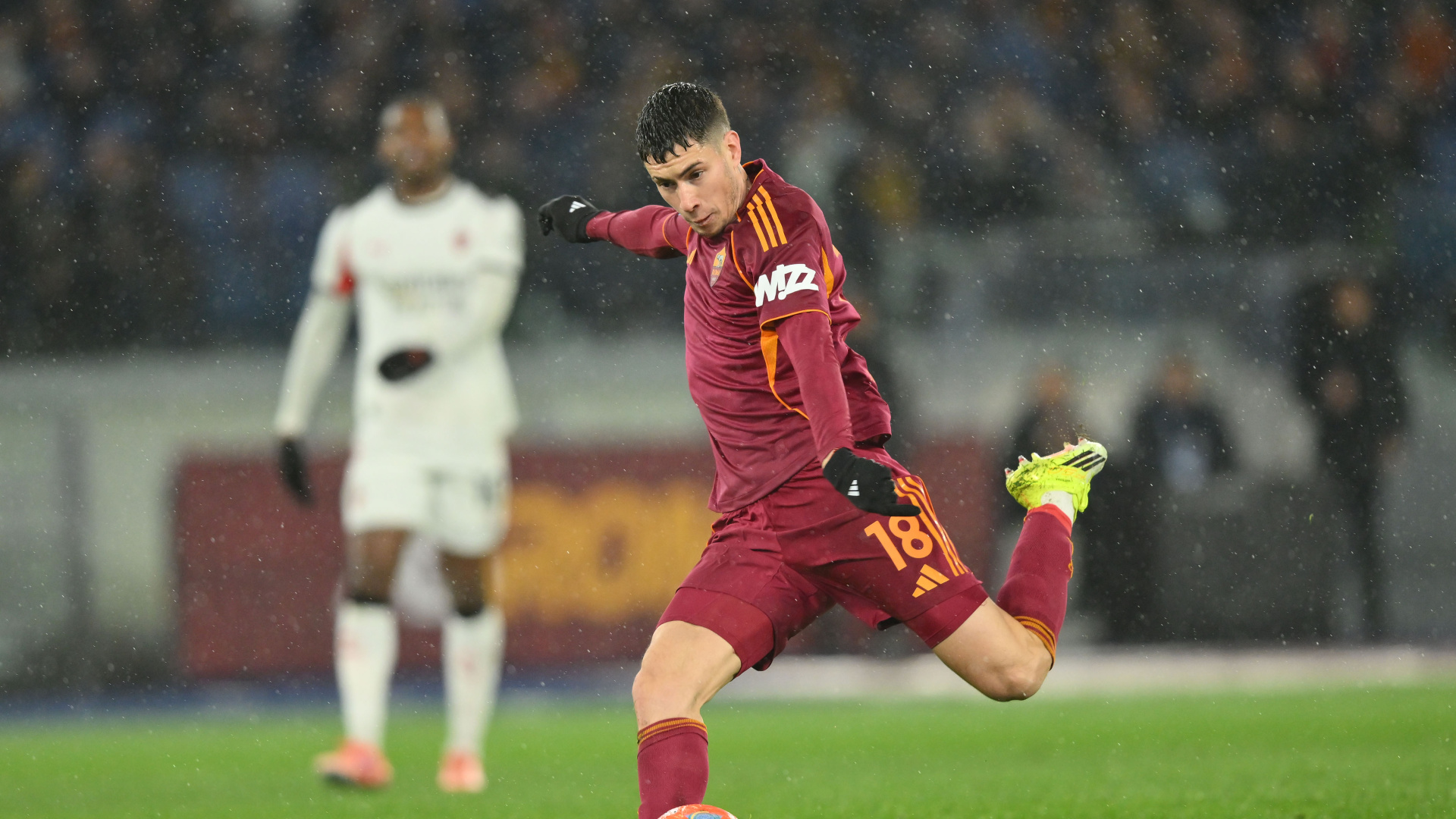 Fenerbahçe, Roma'nın yıldızı Matias Soule'yi transfer etmek istiyor