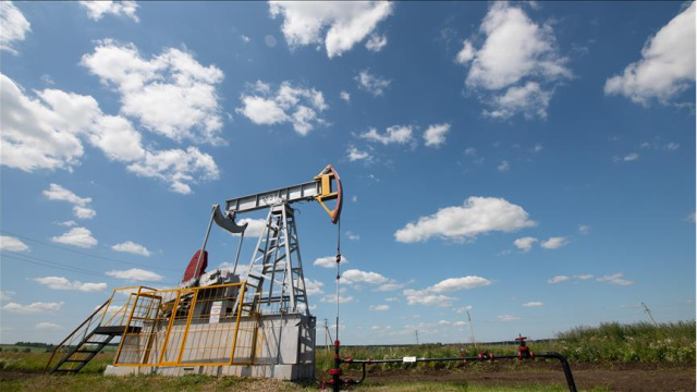 Brent petrol sert düştü