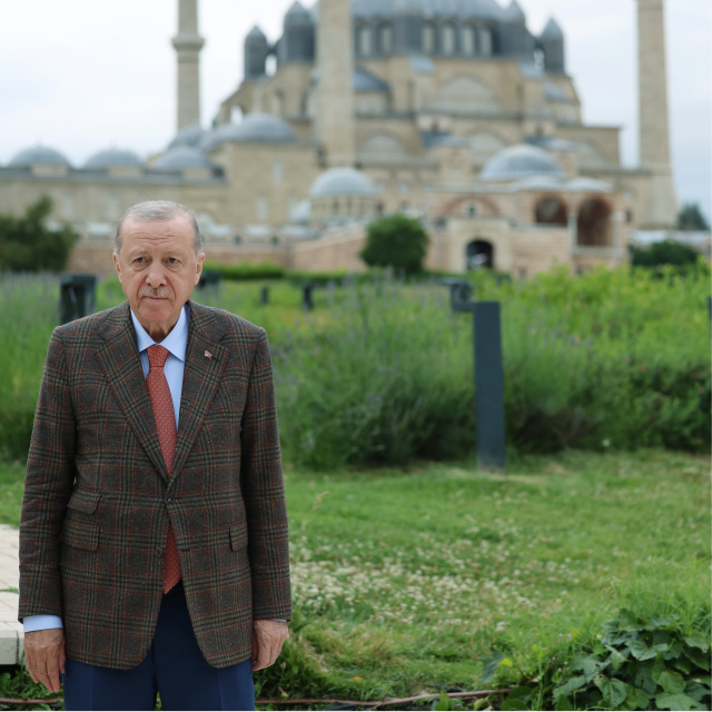 Şehit ailesine başsağlığı diledi