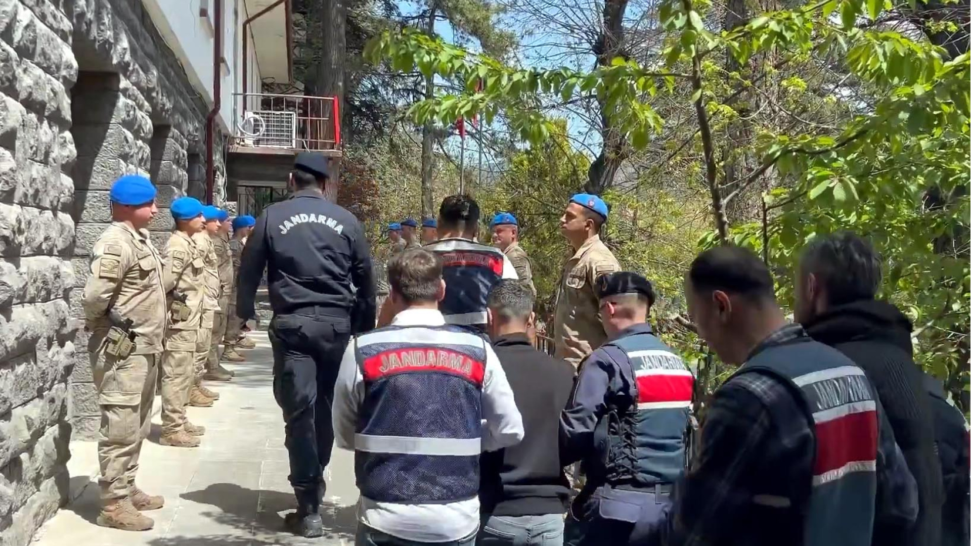 Son dakika: 34 ilde 4,8 milyar TL'lik dolandırıcılık ve yasa dışı bahis operasyonunda 293 kişi yakalandı