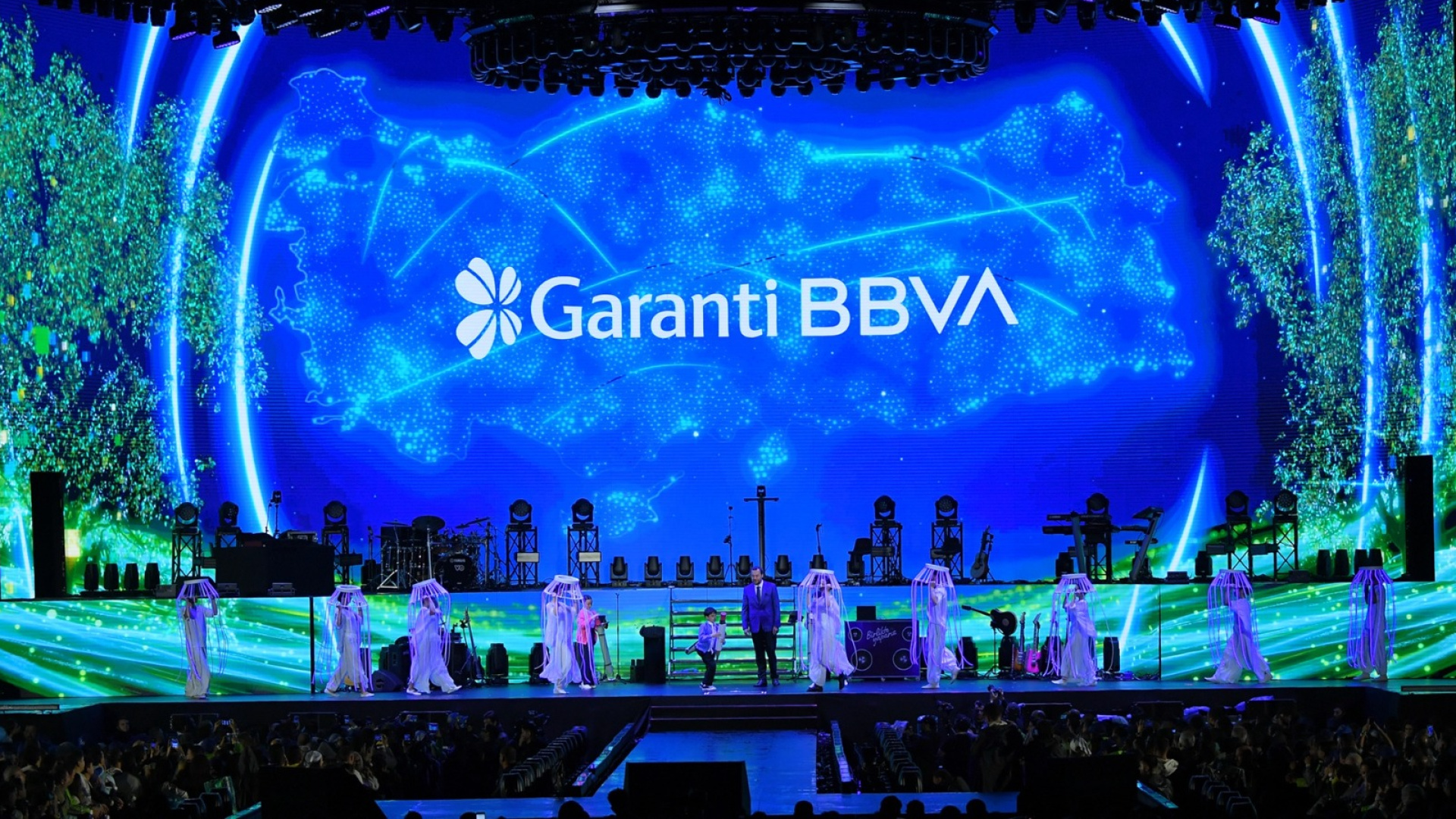 Garanti BBVA 80. yılını 23 bin çalışanıyla İstanbul Park'ta kutladı