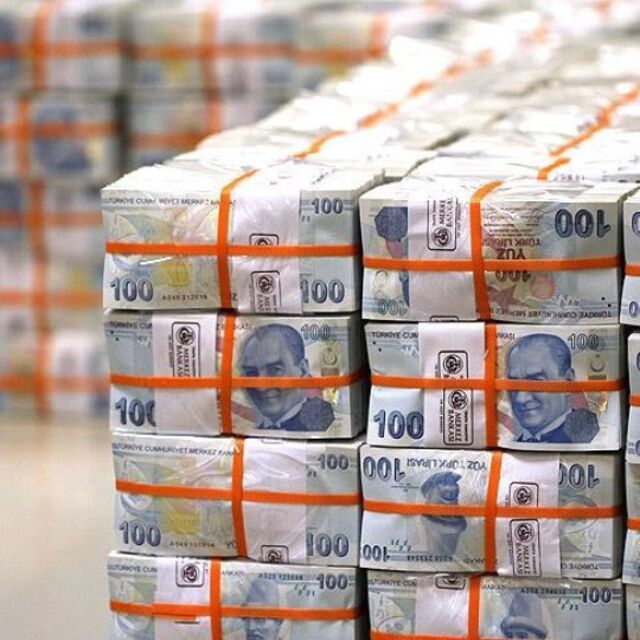 Bütçe mayısta 298 milyar TL açık verdi
