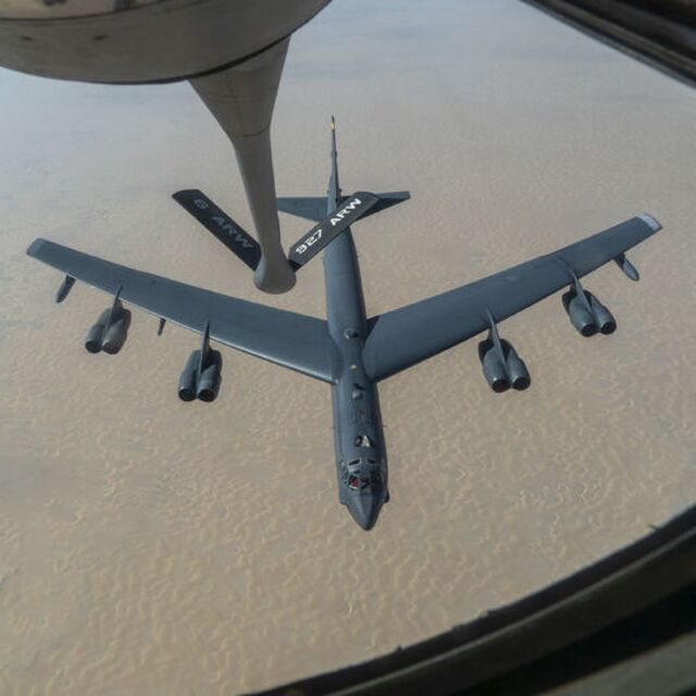 ABD'ye ait B-52 Stratofortress uçağı düştü