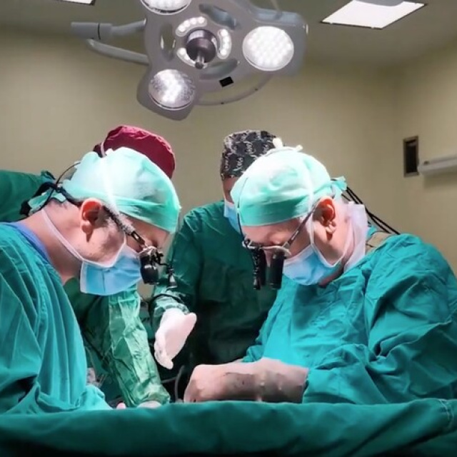 Aynı anda 16 ameliyat! İnönü Üniversitesi'nde 8'li çapraz nakil