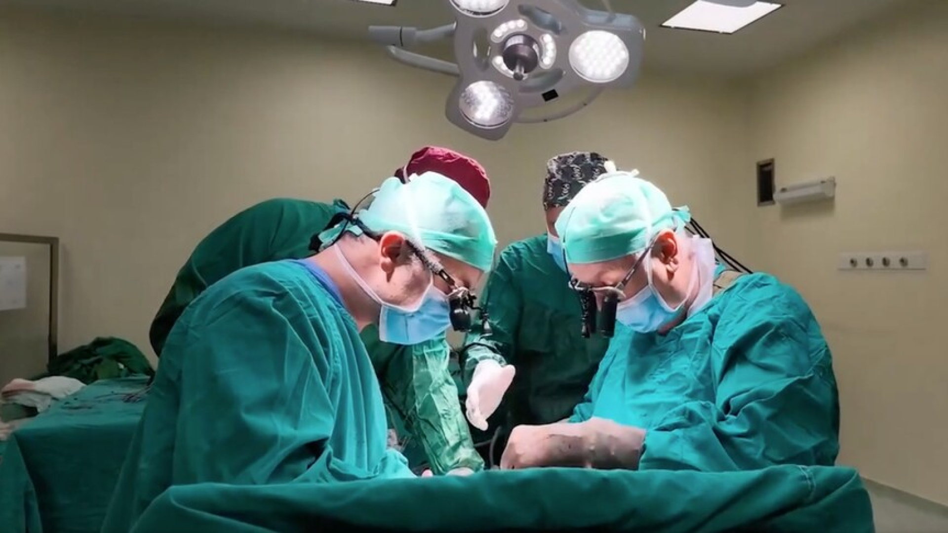 Aynı Anda 16 Ameliyat! İnönü Üniversitesi'nde 8'li Çapraz Nakil Tıp Tarihine Geçti