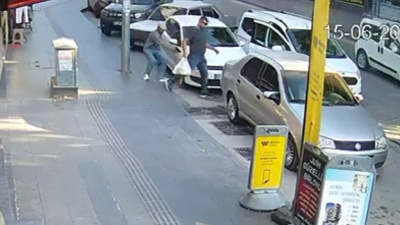 Eşi araçta bekliyordu... Pastane çıkışı kurşun yağmuru!