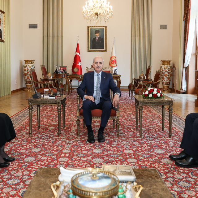 DEM Parti İmralı Heyeti'ni kabul etti