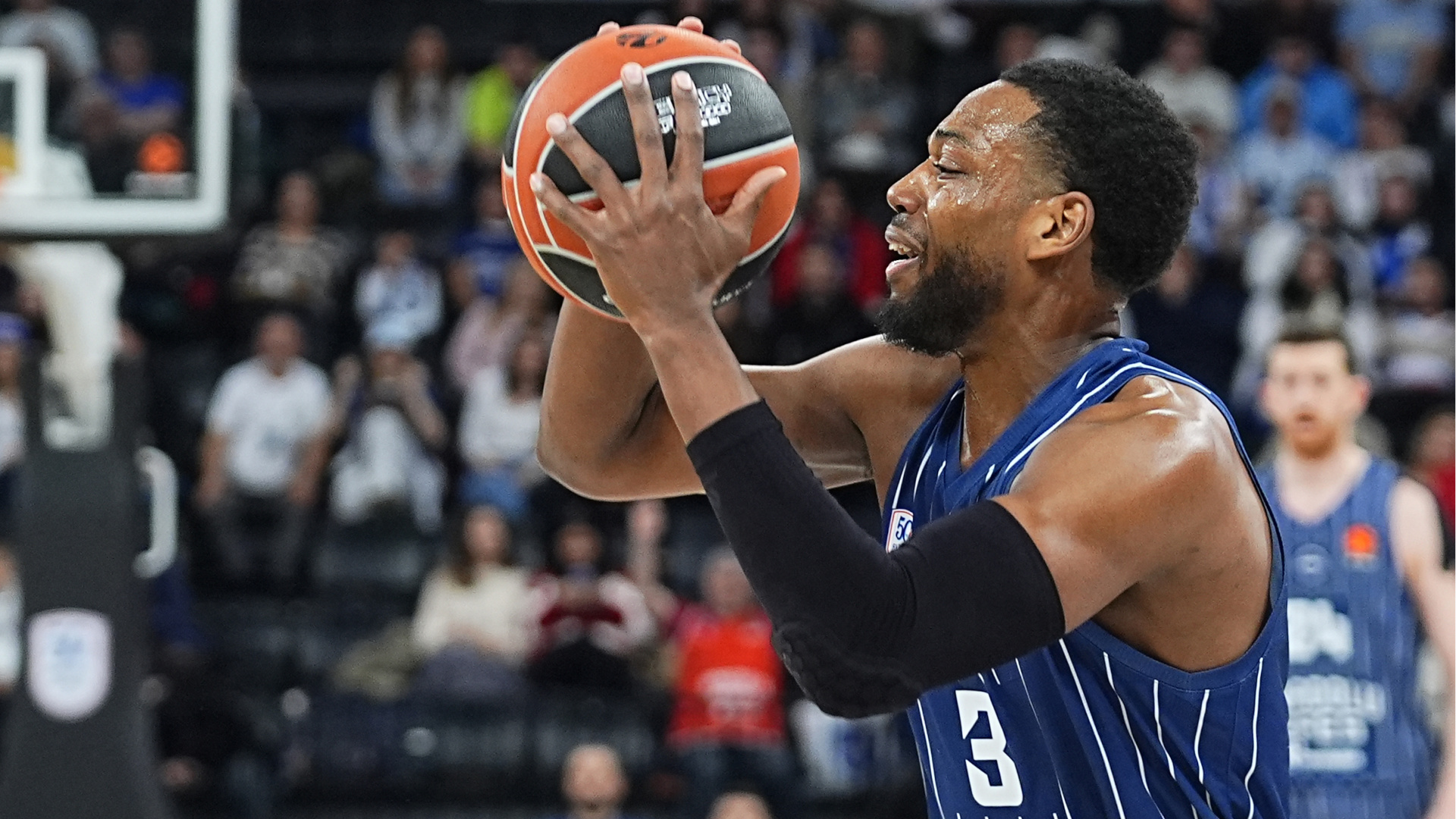 Anadolu Efes, Jordan Loyd'un Sözleşmesini 1+1 Yıl Uzattı