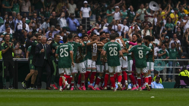 Dünya Kupası'nda futbolcular neden pembe krampon giyiyor?