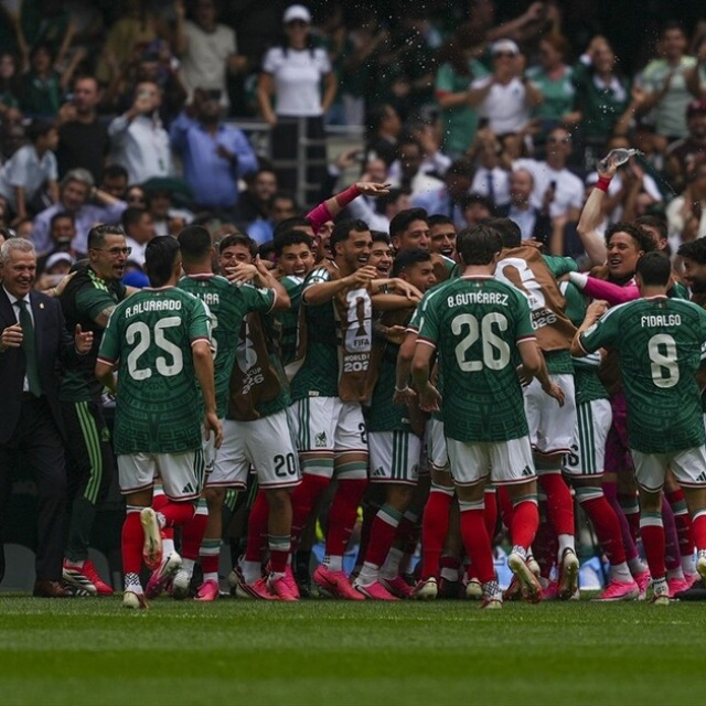Dünya Kupası'nda futbolcular neden pembe krampon giyiyor?