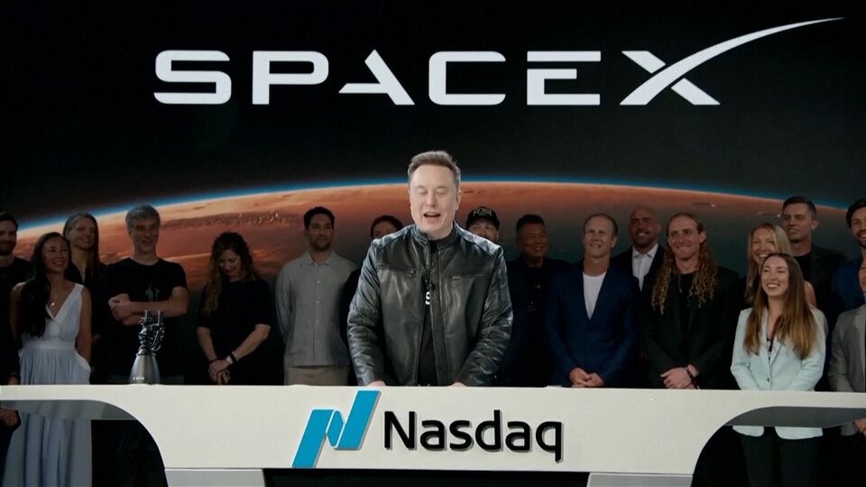 SpaceX, Amazon'ı geride bıraktı