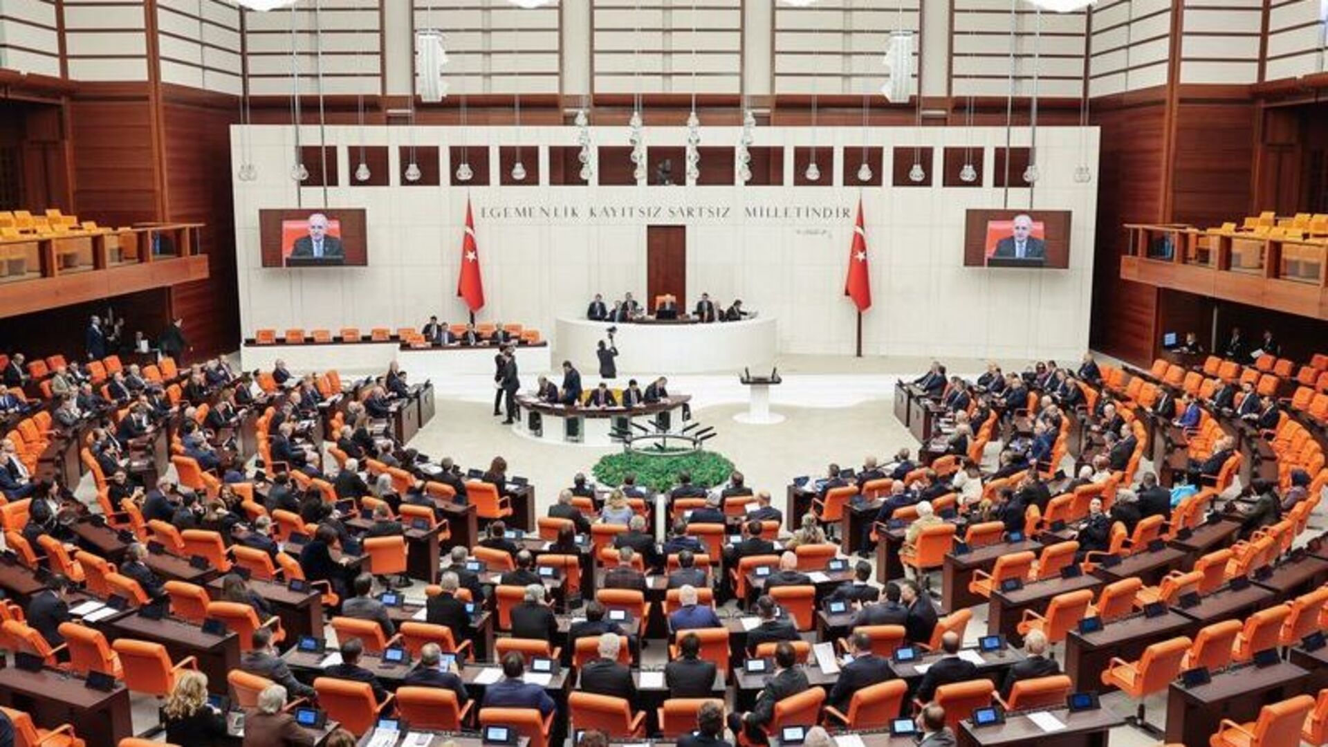 Emniyet Teşkilatı Düzenlemeleri TBMM'de Kabul Edildi