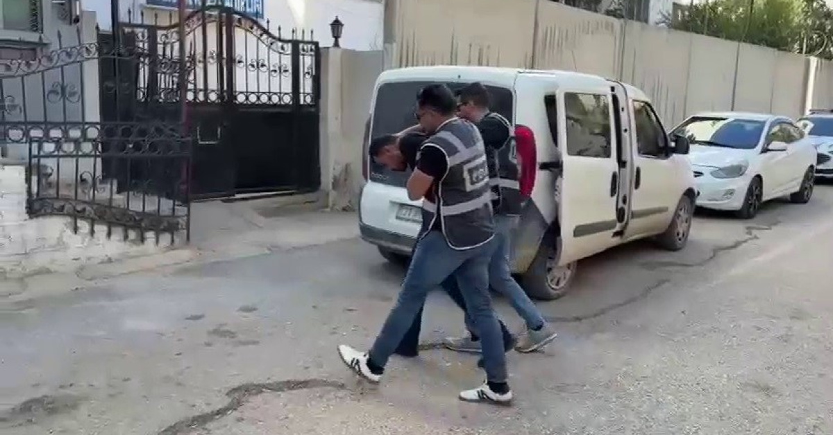 Suriye uyruklu şahıs kız kardeşini öldürdü vekaçtı