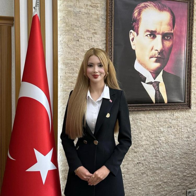'Barbie Kaymakam' vali yardımcısı oldu